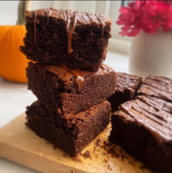 Flourless pumpkin brownies made with rich, chocolatey ingredients.